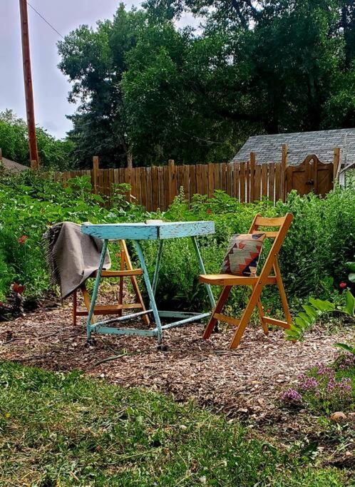 Blue Dog Accommodations Eastend Luaran gambar